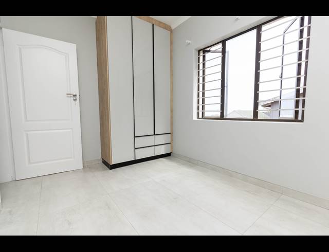 3 BEDROOM FLAT TO LET IN WARNER BEACH